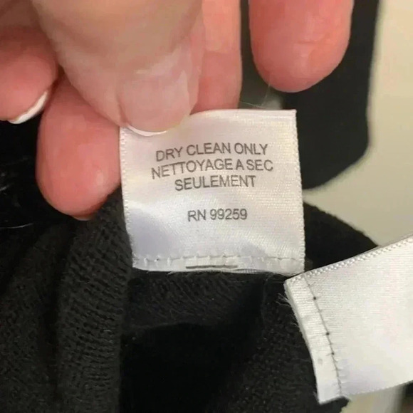 Vera Wang 100% wool cocktail partydress with a band of sequins around the bottom - Picture 8 of 12